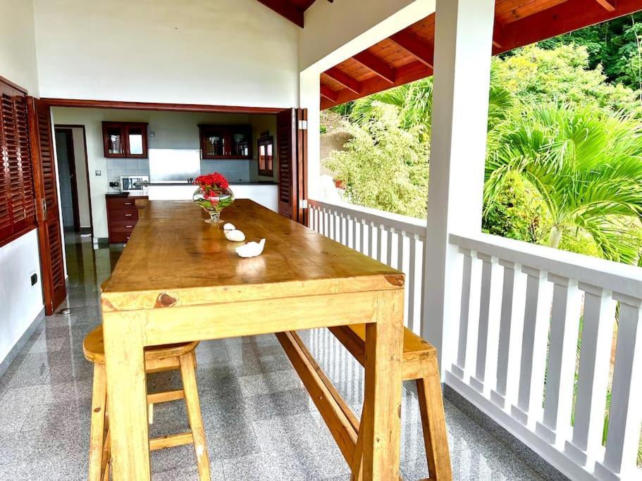 Hilltop South - Villa Bougainville Takamaka Exterior foto